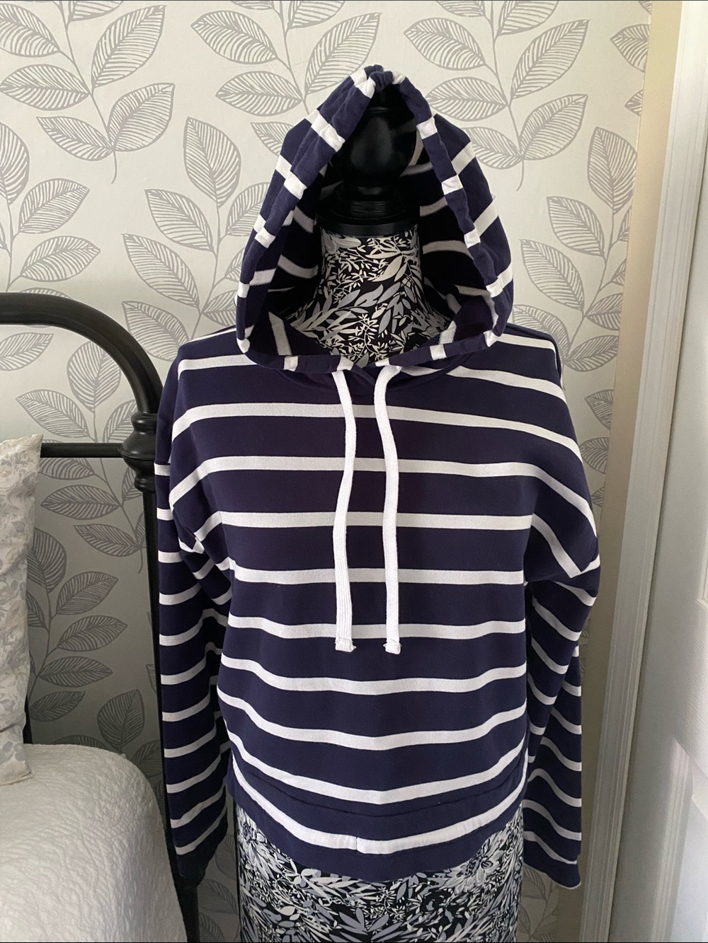 Southern Tide Navy & White Striped boxy sweatshirt hoodie w/ French Terry lining - Picture 3 of 10